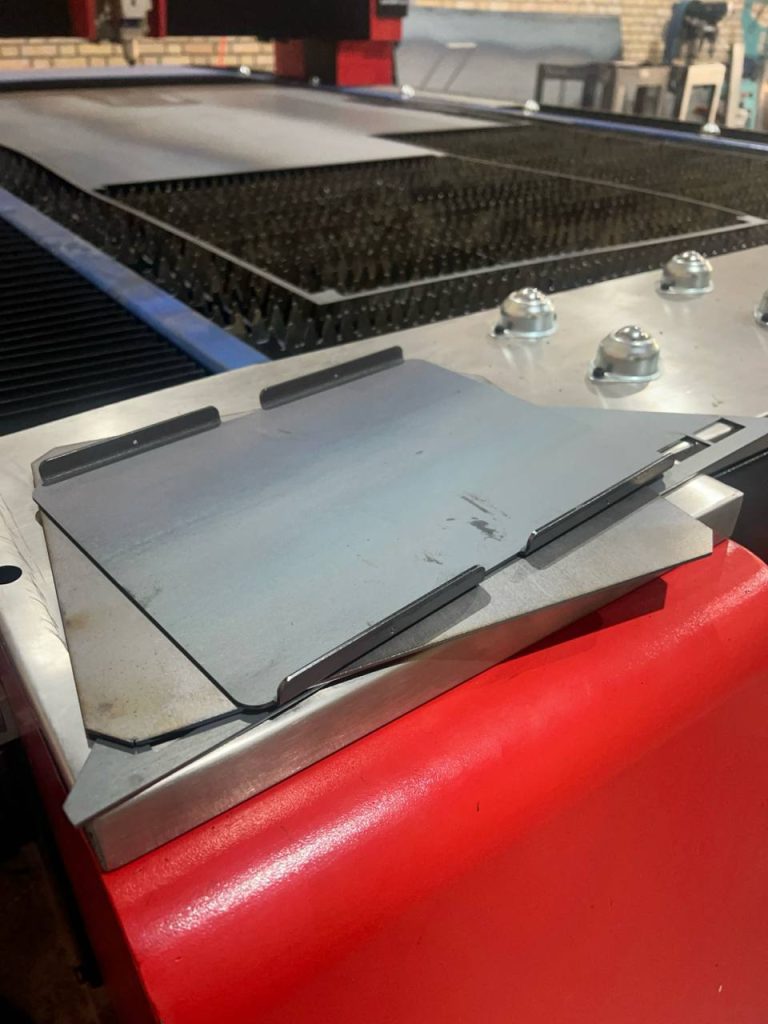 کارخانه برش لیزر